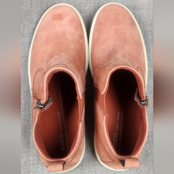 Ecco Ankle Zip Up Suede Boots. size 41 - Picture 5 of 9
